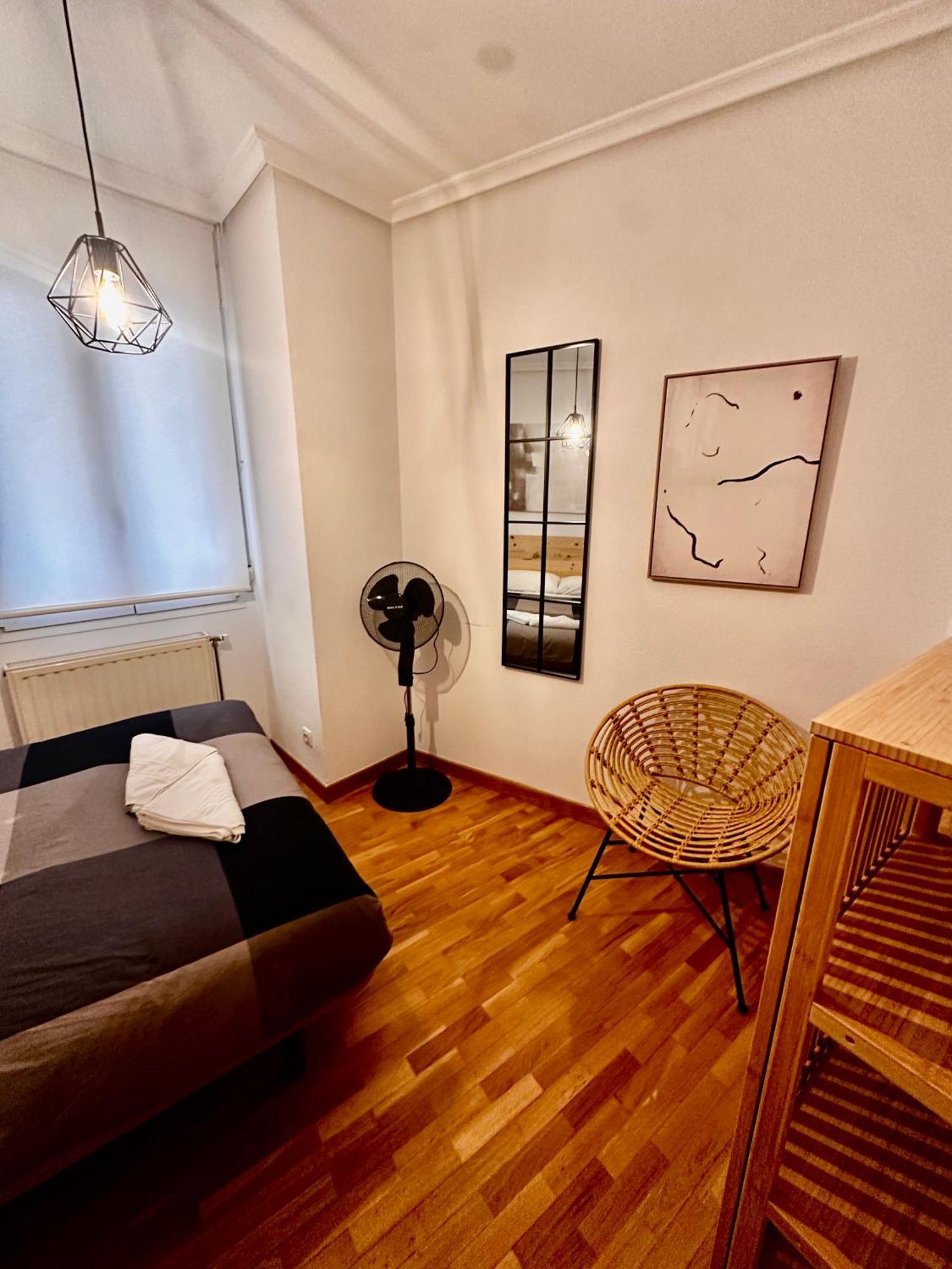 Atuaire Home Balcon Con Vistas A La Catedral De Burgo Екстериор снимка